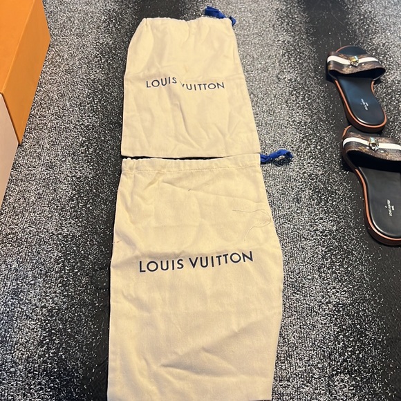 Louis Vuitton shoes - Picture 7 of 10